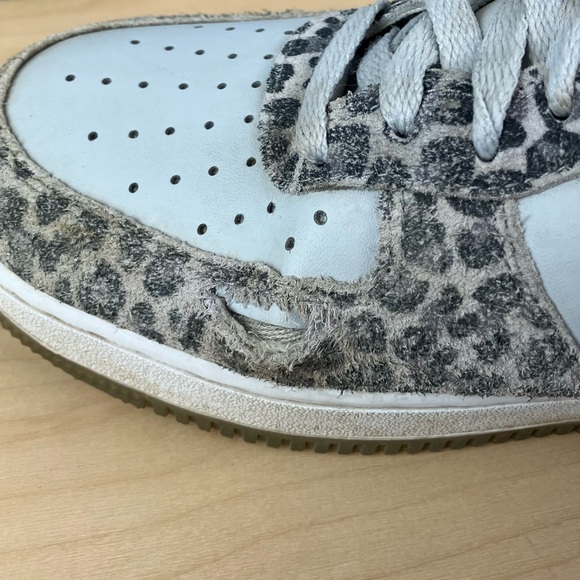 Nike Men’s Size 9.5 Air Force 1 Low PRM Snow Leopard Shoes Beaters - Read! - Picture 12 of 12